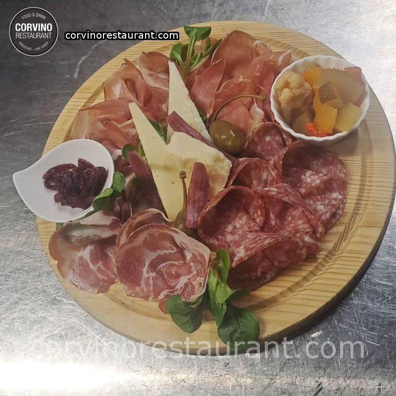 The Gastronome's Great Cutting Board